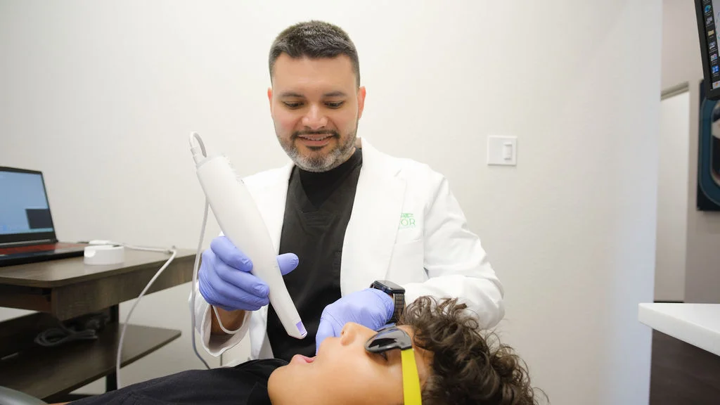 doctor-laser-therapy-aviator-pediatric-children's-dentistry-Watauga-TX